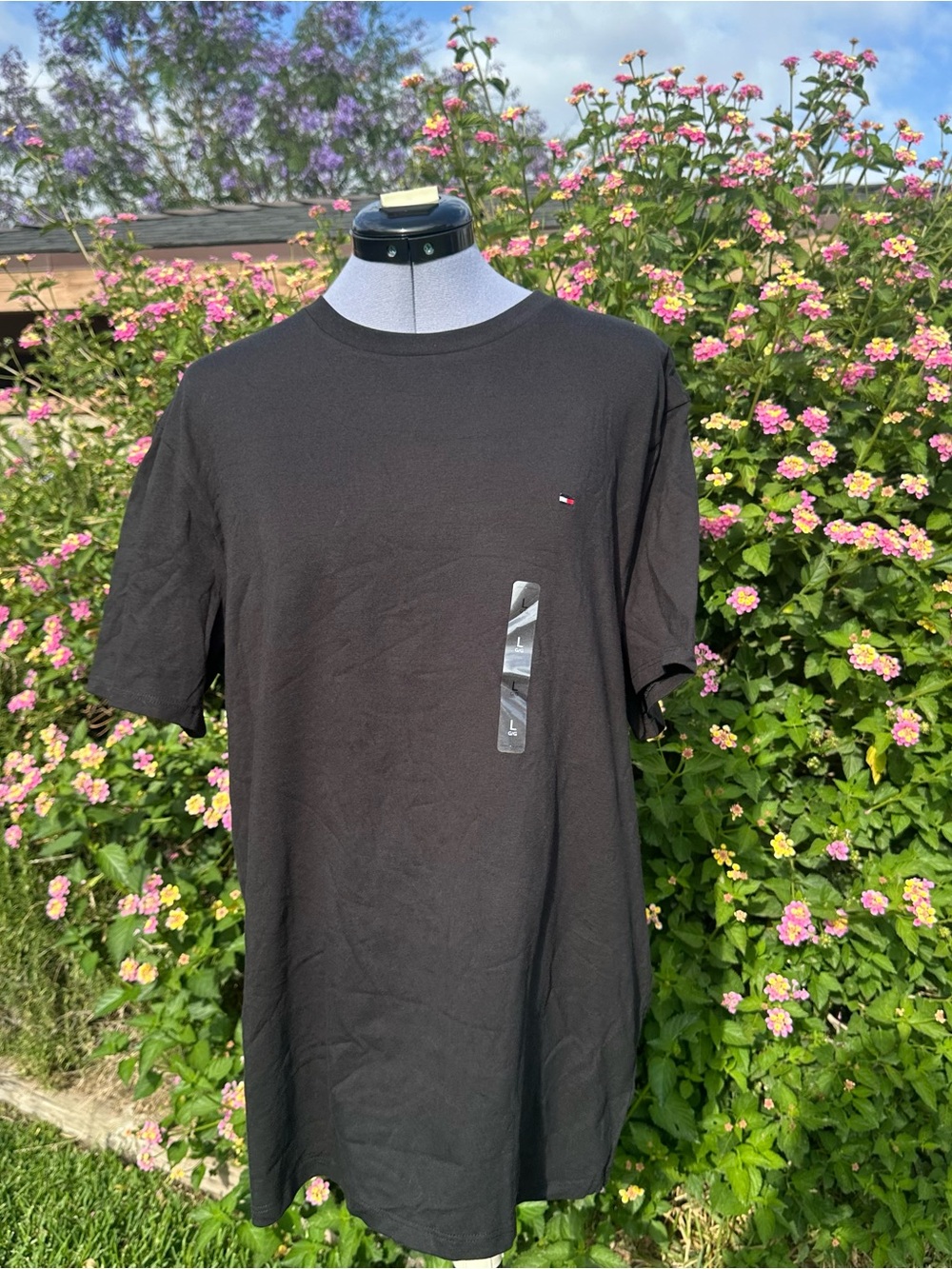 Tommy Hilfiger Black Short Sleeve Crewneck Tee with Chest Logo Size Large